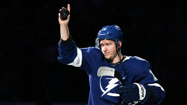 Ondrej Palat signs 5-year contract with Devils