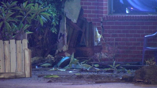 Car crashes into Sunset Grille in St. Pete