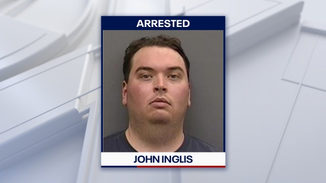 Tampa man accused of impersonating police officer, stealing gun from victim