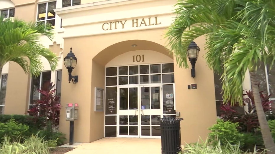 Outside of Bradenton City Hall