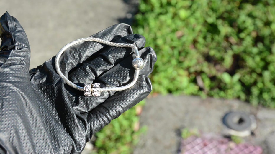 Photo: Pandora bracelet left behind at the scene in Hyde Park