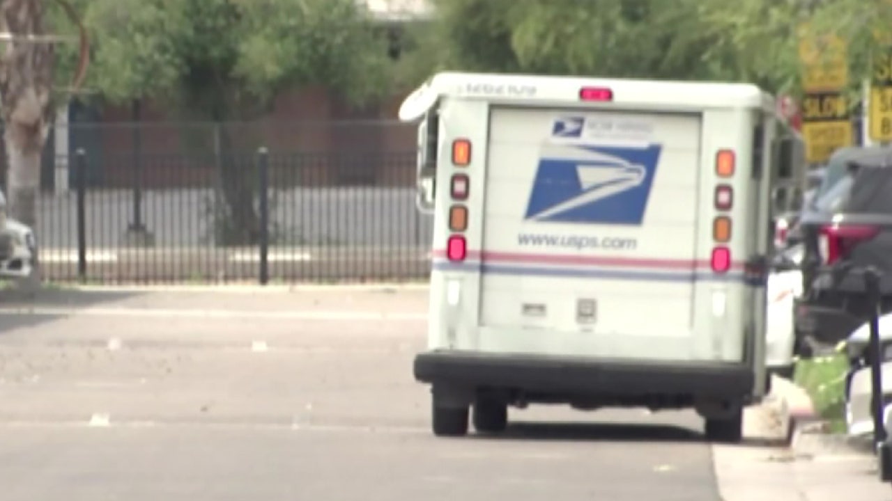 Florida Mail Carrier Dies After Being Attacked By Dogs When Truck Broke   USPS Mail Truck Generic Wtvt 