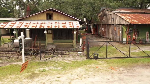 More than 200 collectables up for auction from North Tampa's vintage village 'Gallopsville'