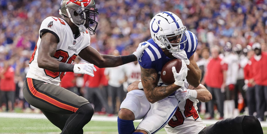 Brady looks sharp, Colts backups prevail in preseason finale