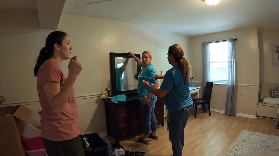 The Pineapple Projects is a non-profit made up of volunteers that furnish homes for people on need.