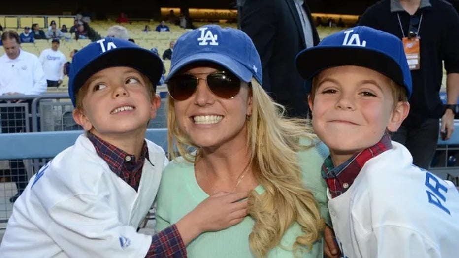 britney-spears-with-sons-2013-2