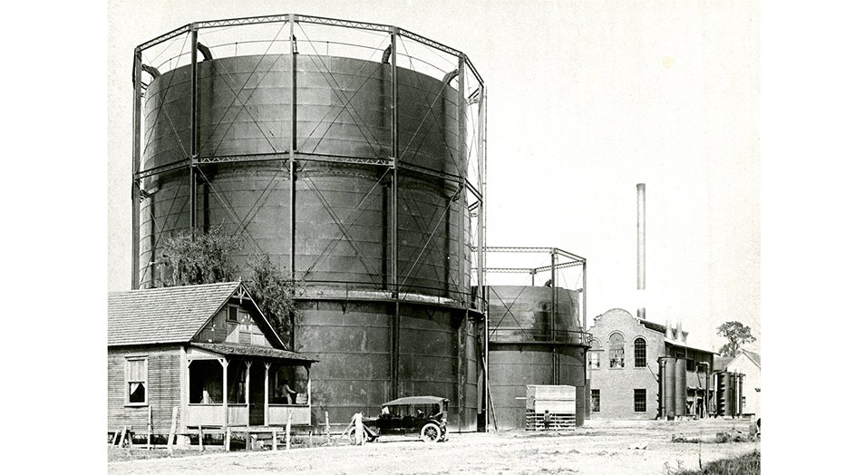 Photo: Two natural gas cylinders in the Gas Plant neighborhood.