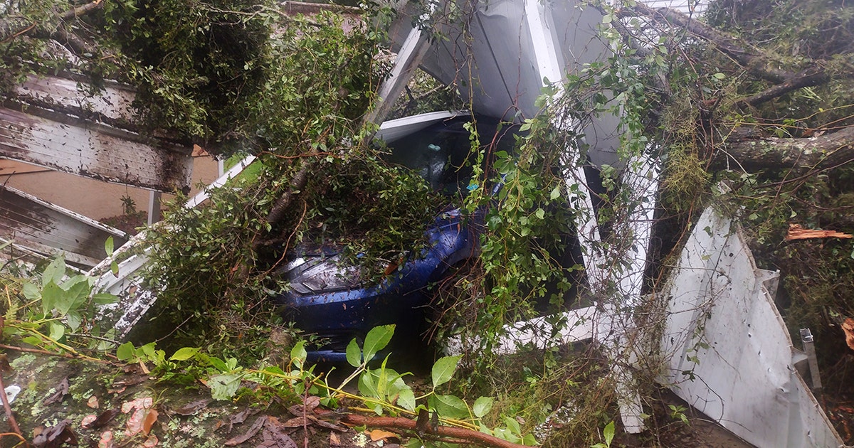 NHC warns of record river flooding in Tampa Bay area as residents begin ...