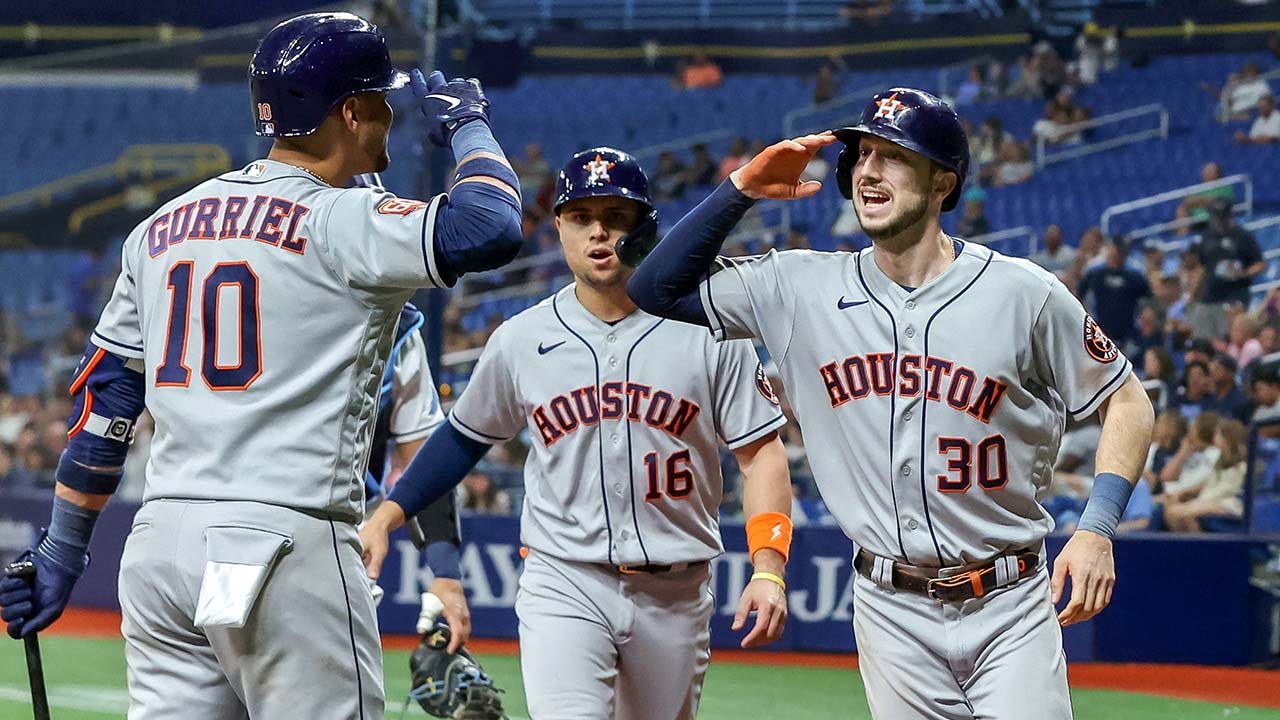 Houston Astros' Aledmys Diaz celebrates his solo home run with