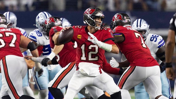 Brady, Buccaneers throttle Cowboys 19-3 as Prescott injures hand