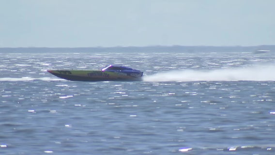 Powerboat race draws international crowd to St. Petersburg