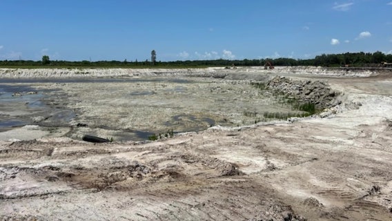 Fossil hunters continue trespassing in Wellen Park construction zone, North Port police say