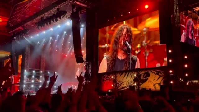 Dave Grohl breaks down in tears while performing 'Times Like These' at Taylor Hawkins tribute concert