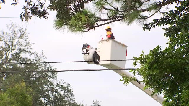 Crews work to restore power to tens of thousands of Pinellas County residents Hurricane Ian left in the dark