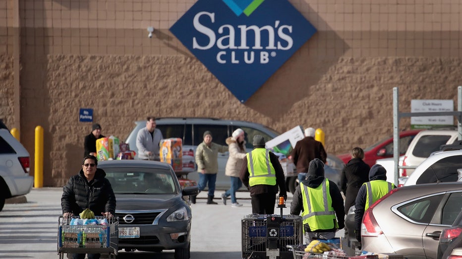 Photo: Shoppers stock up on merchandise at a Sam's Club store on January 12, 2018 in Streamwood, Illinois.