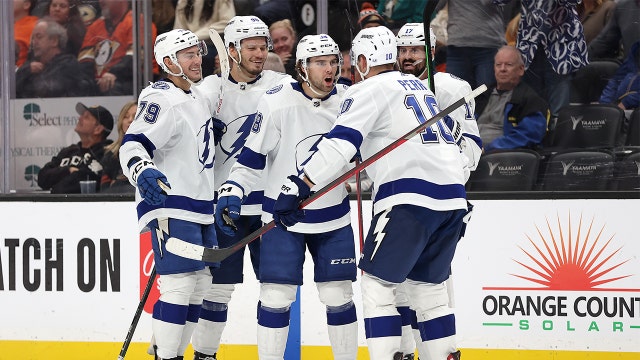 Brandon Hagel’s late power play goal sends Lightning past Ducks, 4-2