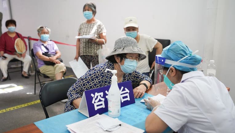 CHINA-BEIJING-COVID-19-VACCINATION-SENIOR CITIZENS (CN)