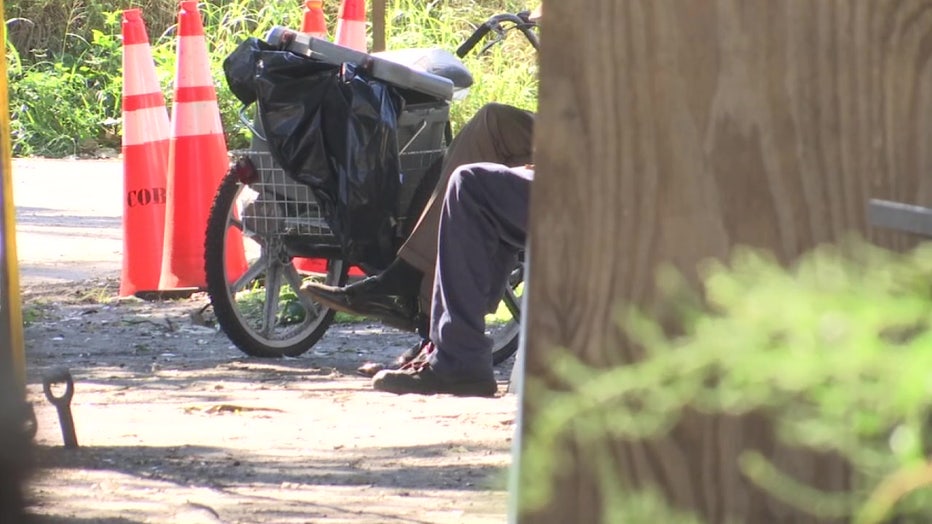 Bradenton police are searching for teh suspect or suspects who killed 64-year-old Tony Martinie Martin.