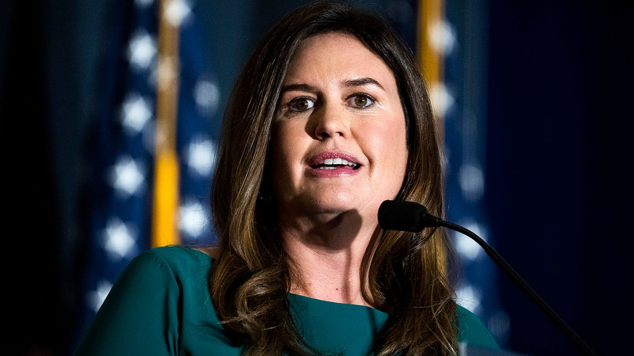 Sarah Huckabee Sanders Becomes 1st Woman Elected Arkansas Governor ...