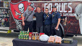 Bucs legend Mike Alstott continues tradition of donating Thanksgiving meals to Hillsborough firefighters