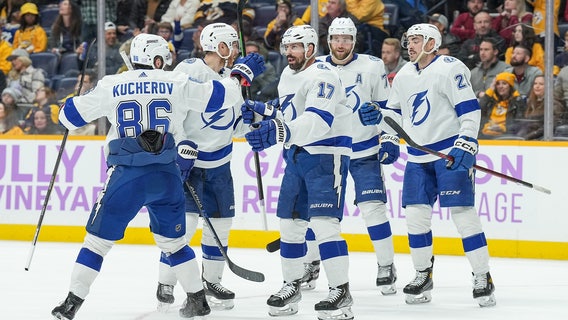 Stamkos' power-play goal in OT puts Tampa Bay Lightning over Predators