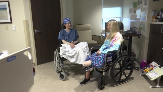 Bradenton teen who lost legs in car crash finds hope in Boston Marathon bomb survivor at same hospital