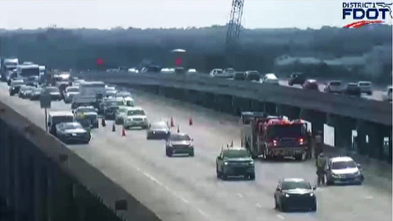 1 lane opens after crash closes I-75N near Ellenton exit in Manatee County
