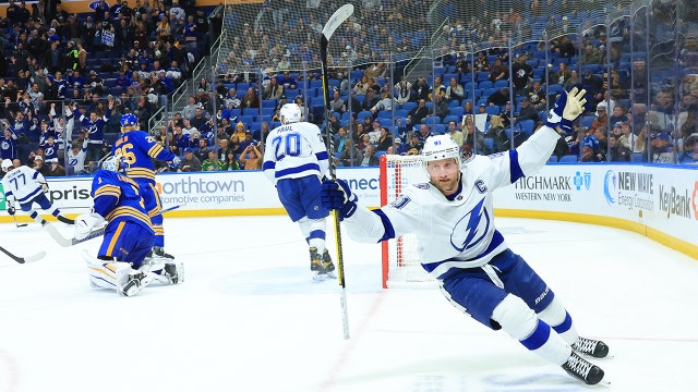 Stamkos lifts Lightning past Sabres 6-5 in OT
