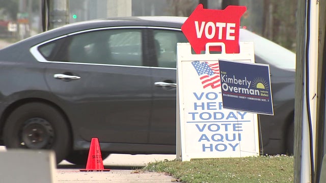 Poll workers prepare for Election Day as early voting ends this weekend