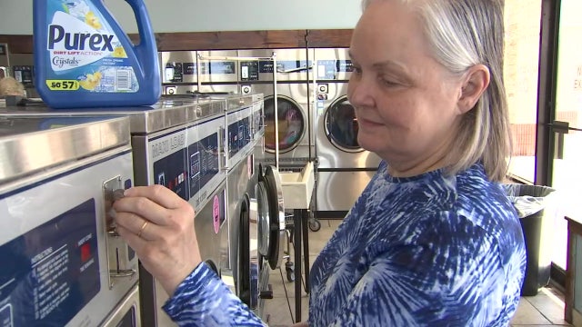 Lakeland church volunteers help local families by paying for loads of laundry