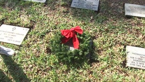 Tampa Bay area volunteers to place wreaths at Tampa Bay area national cemeteries