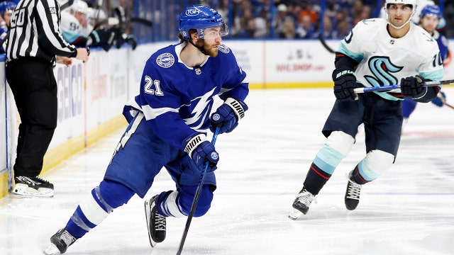 Lightning score 3 goals 3:23 apart in 2nd, beat Kraken 6-2