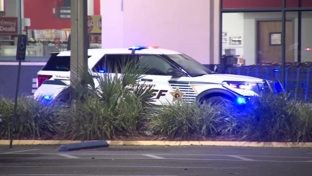 Deputies search for two armed suspects who robbed Winn-Dixie in Tampa