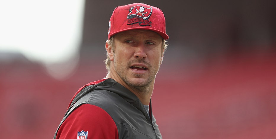 Bucs' Gabbert, brothers rescue people in Tampa chopper crash