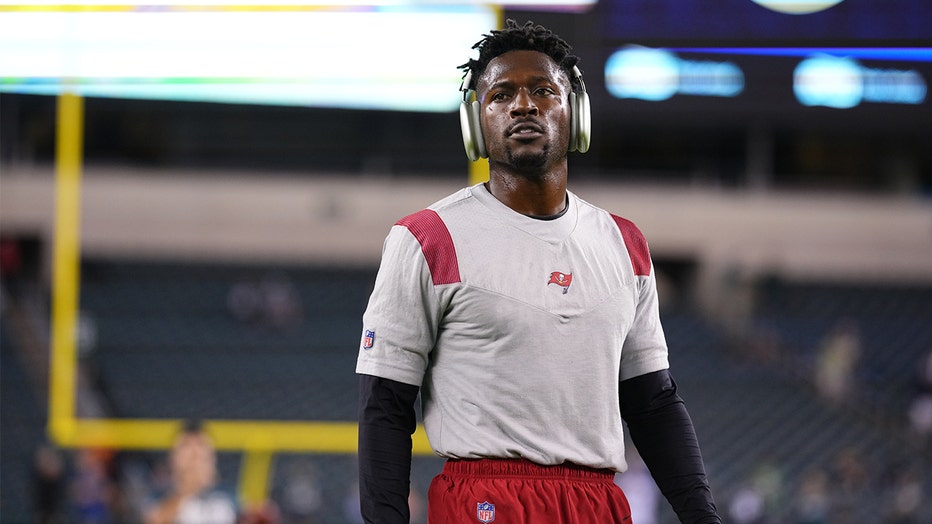 Antonio Brown Dropped From Tampa Bay Buccaneers After Stripping Off Jersey  & Leaving Mid-Game: Photo 4685558, Antonio Brown Photos