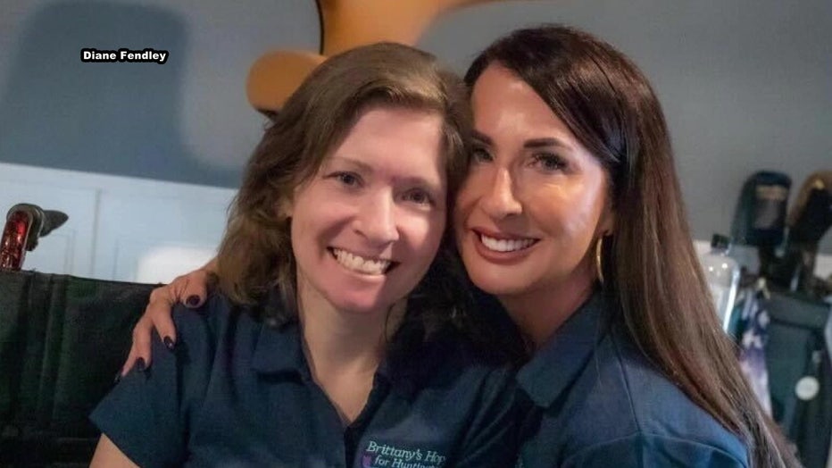 Diane Fendley and her daughter, who suffers from Huntington disease.