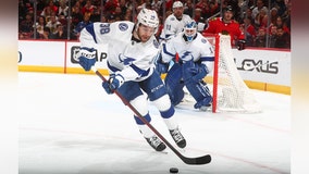 Hagel, Killorn help Lightning beat lowly Blackhawks 4-1