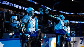 Hedman lifts Lightning over Bruins for 11th straight at home