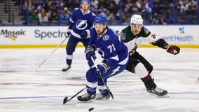 Stamkos gets 498th goal, Tampa Bay Lightning beat Coyotes 5-3