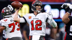 Buccaneers’ Brady breaks own NFL mark for completions in a season