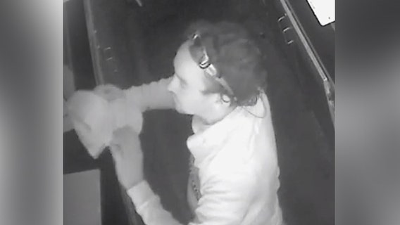 Police in Florida looking for 'pooping perpetrator'