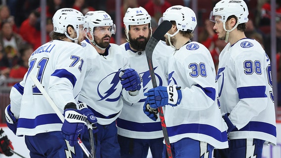 Killorn, Hagel help Lightning beat lowly Blackhawks 4-1