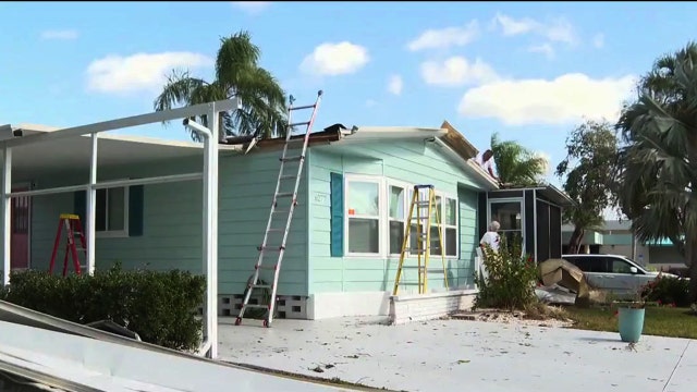 Morning storms rattle Sarasota County neighborhood where damage from Hurricane Ian lingers