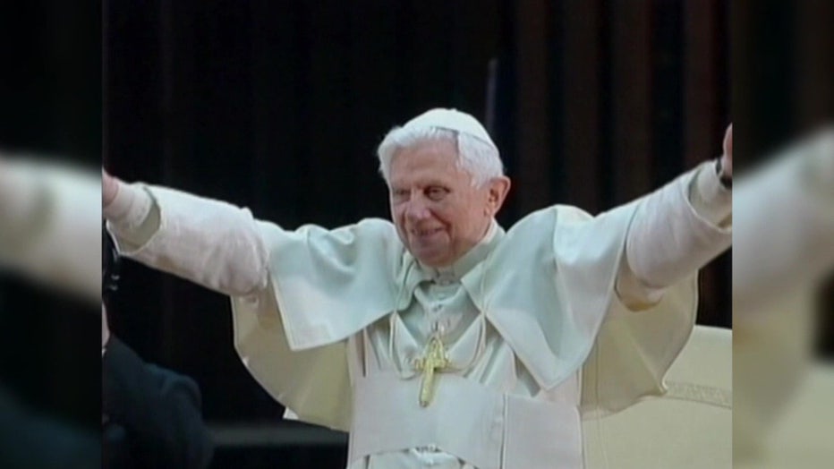 Mourners Pay Final Respects To Pope Benedict XVI As He Lies In State At ...