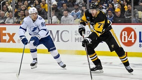 Penguins beat Lightning 7-3, with 6 in 2nd period