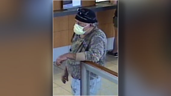 Hillsborough deputies searching for man accused of trying to rob Brandon bank