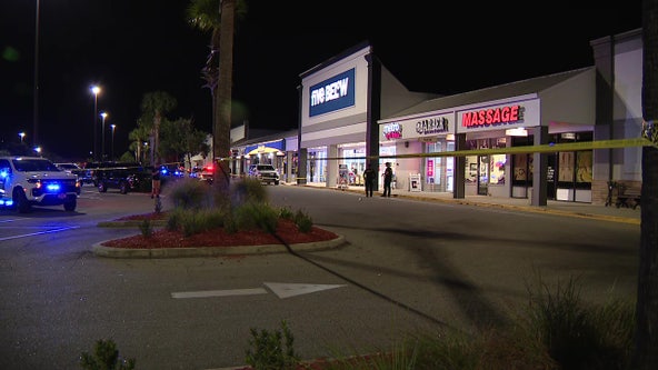Deputies: Two shot outside Land O' Lakes shopping center, two in custody