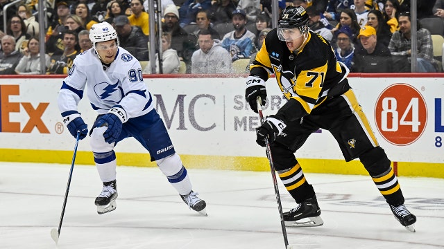 Penguins beat Lightning 7-3, with 6 in 2nd period