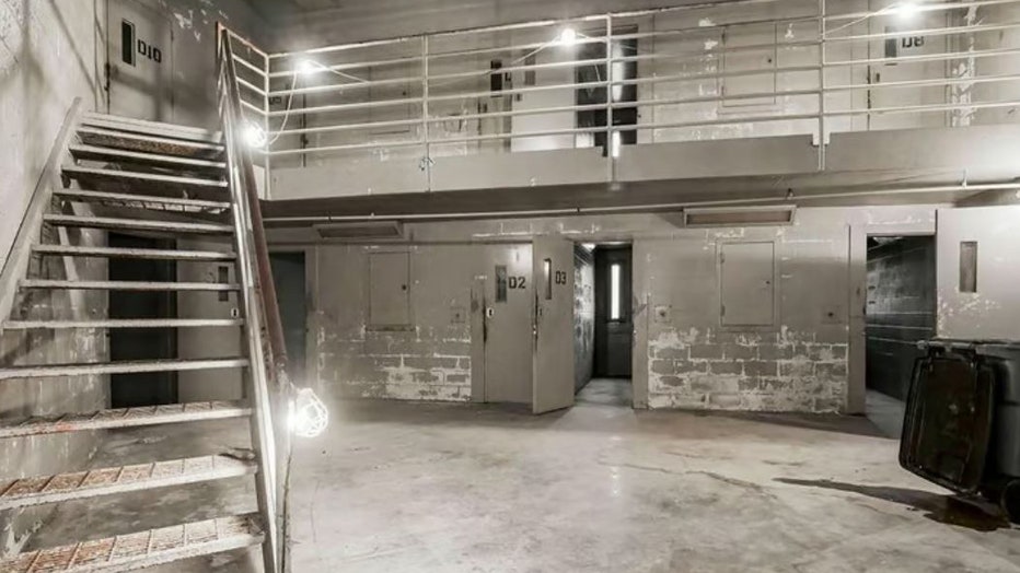 Former-Missouri-jail-up-for-sale-V.jpg