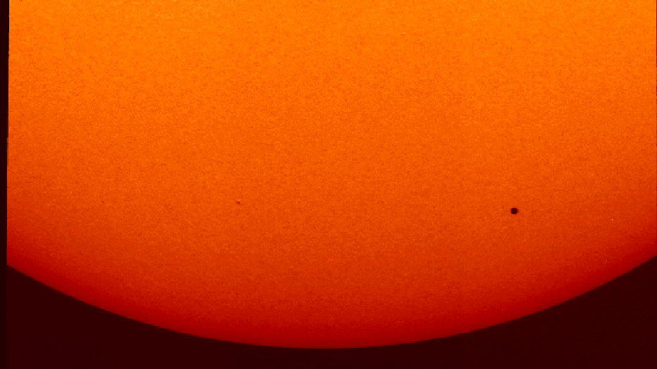 Mercury_transit_and_sunspots-1.gif